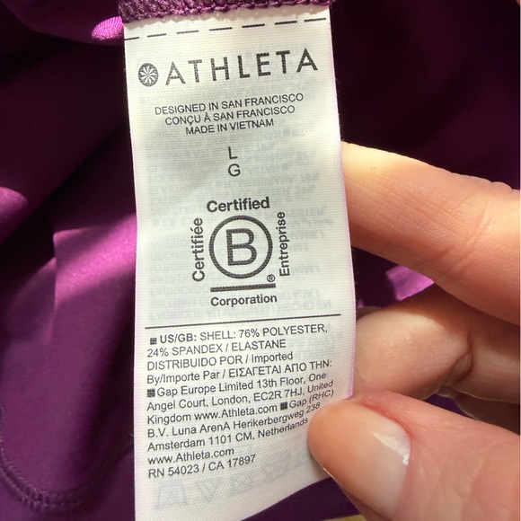 Athleta Crop Rash Guard - Picture 9 of 10